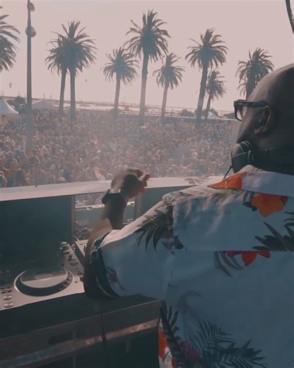 🇬🇧 LONDON!! I’m excited to be back home in the UK & getting ready for my only outdoor show in London. This Saturday, get ready to party with me at the all new High Lights Festival at Barking Park!! This is my only outdoor event in the capital this summer, so grab your tickets, grab your mates and I'll see you all on the dance floor! Ohhh Yes!! ❤️😎 Tickets https://www.carlcox.london/ | Carl Cox