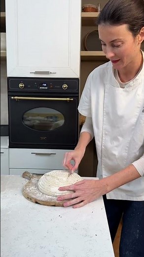 This rustic sourdough is pure magic! See below 👇