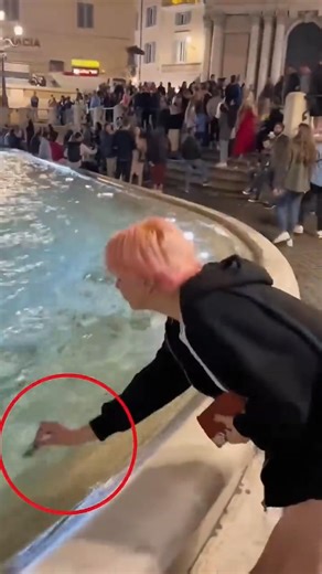 Why is this girl swiping her credit card in water? 😱 #shorts