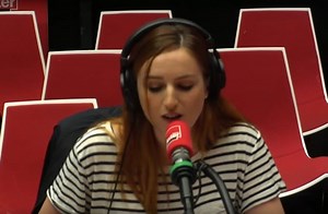 Alison Wheeler chante Tu m'oublieras : code Larusso prévention routière