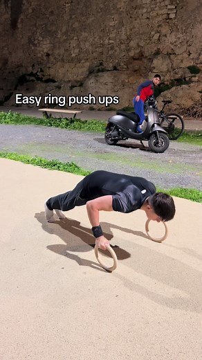 Rate them 1-10#calisthenics #fyp #viral #pleasegoviral #Gymtok @leontarakis_sw:camera man
