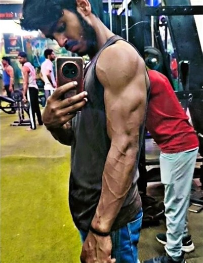 #natural bodybuilder 💪💪💪 flex in gym