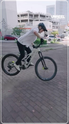 Mastering urban trials: Yuki Kishi's jaw-dropping stunts on mountain bike!