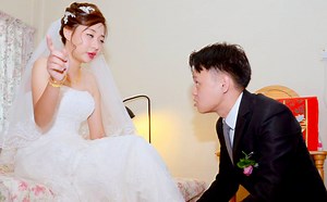 This Bride Shared Her Hilariously Bad Wedding Photos As A Cautionary Tale For Other Brides-To-Be