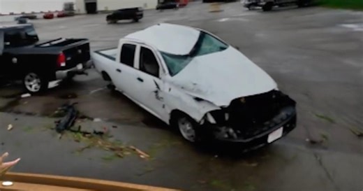 Power outages, major damage in Midwest after severe storms