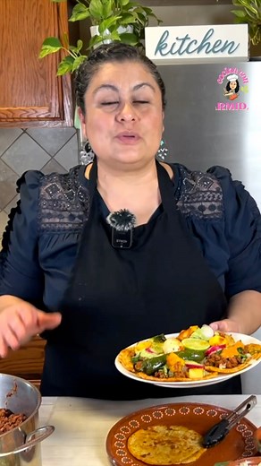 TACOS DE CARNE ADOBADA Te explico paso a paso cómo hacer el adobo para que te queden muy buenos tus tacos espero sea de su agrado y si les gusta no se les olvide compartir la receta y dejarme su like 👍 #salsa #comidamexicana #foodie #tacos #reelsfood #foodlover #cocinaymasconarmida | Cocina Y Mas Con Armida