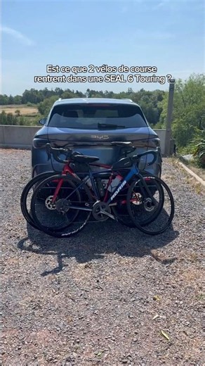Est-ce que 2 vélos de course rentrent dans une BYD Seal 6 DM-i Touring ? 🚲🚲