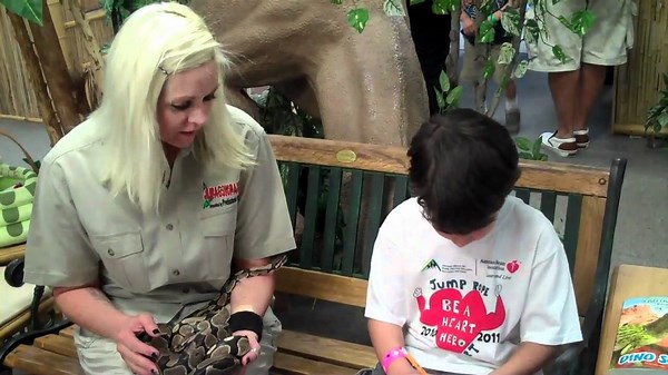 Student interviews Jarrad's reptile zoo on Orange County
