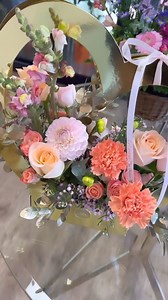 Flowers can speak for you 🤍💐 DM Le Langage Des Fleurs or order online: 📞 773-969-2855 🌐 Lelangagedesfleur.com #chicagoflowers #квітичикаго #birthdayflowers #flowerstagram #chicagoflowershop #goldenflowers #parkridgeflorist #flowersillinois | Svet Media