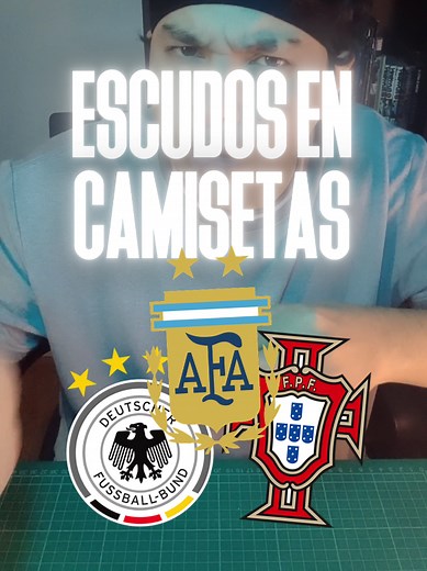 Escudo en camisetas: diseño gráfico para fútbol y Mundial 2026