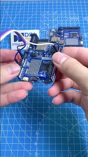 Monitoring Arduino Uno R4 via a Web-based Gauge short #iot #arduino #arduinoproject #arduinounor4