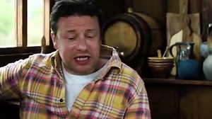 I've been following this man's recipes for years, what an honour it was to sit down in the back of his Mobile Pub (yes it's an actual thing) and chat all things music and food over some chicken wings and a few beers. Nice one for having us round Jamie Oliver absolute legend ... 👉 smarturl.it/TWxJO | Tom Walker