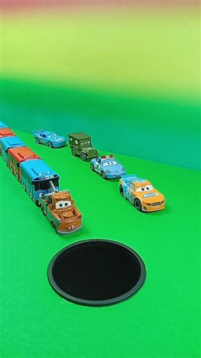 Pushing McQueen Car and Little Tayo Bus into pit part 322 #jcb #jcbvideo #shorts #mcqueen