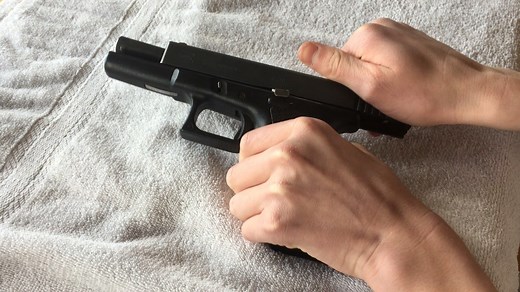 Glock 17 slide won’t come off