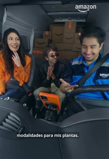 ‎Añade un comentario…¡Entrega ultra especial de @Daniel Sosa para este #VL2026! 📦 No te pierdas a @danielaspalla y @Esteman , también por el streaming de Amazon Prime y Twitch. @Amazon México