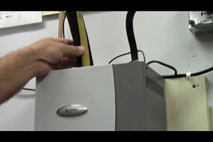 Installing a Model 800 Steam Humidifier - Start Up and Operation