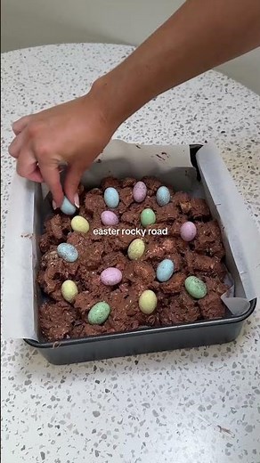 Easy Easter rocky road recipe 🐣 Follow for more!