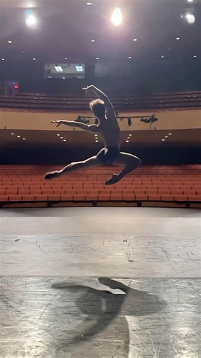 Happy Leap Day! 😎 Repost from @manuel_vaccaro_ 🔥🔥🔥 Billy Elliot inspired me 🦢 #boysdancetoo #mendancetoo #balletphotography #balletboy #balletboys #balletreels #dancereels #dancer #balletdancer #dancerlife #danceinstagram #balletaddiction #swanlake #keepdancing #maledancer #dancevideos #danceislife #billyelliot #20 #worldwideballet #bailarín #danseur #dancelife | Boysdancetoo