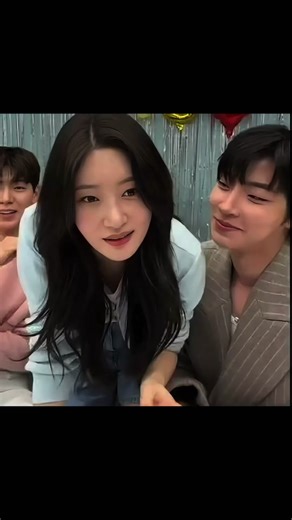 Eh tangannya 🙃😅#famillybychoice #familybychoicekdrama #hwanginyeop #jungchaeyeon #baehyunsung #kdrama #foryou