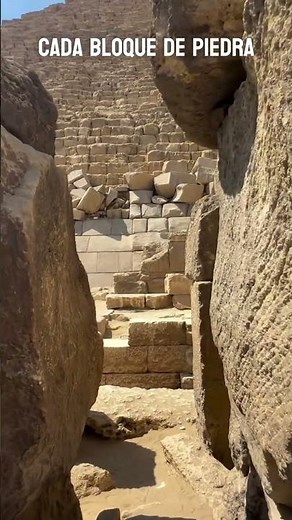 La Gran Pirámide de Giza 🏛️: Un Viaje entre Toneladas de Historia y Bloques Perfectamente Encajados