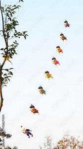 Flying kites in the sky, kites in China has a history of more than two thousand years, is China's intangible cultural heritage. Stock Video