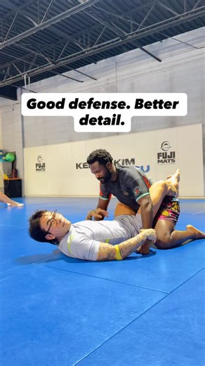 They did the right defense—grabbing the inside of the leg to kill the Kimura. Instead of forcing it, I switch the grip and finish clean. 📌 Closed guard 📌 Real resistance 📌 Small detail, big difference If it doesn’t work live, it doesn’t work. Train the details. #jiujitsu | Kenny Kim
