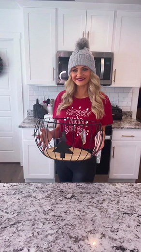 Cozy Christmas Basket Gift Ideas for the Holidays