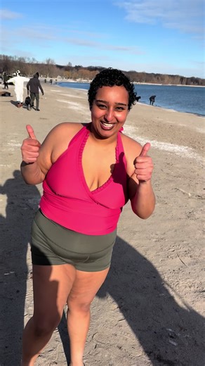 COLD PLUNGE!!!!!! Three words to describe it: scary, freezing, awesome!!!!😝🥳🩷 and again thank u to the kind strangers who recorded it for me❤️‍🔥❤️‍🔥❤️‍🔥#fyppppppppppppppppppppppp #toronto #lol#hahahahahaha