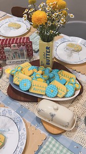 dream theme 💛✨🧈 🎀 Use a 101-104 piping tip for the icing ribbon detail 🩵 Bow cookie cutter is from maisons custom cutters ✨ airbrush and gel coloring from @Chefmaster #fyp #birthdayparty #buttery #icedcookies #royalicing | Mik & Cookies