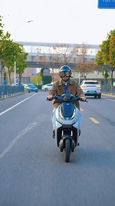 Come admire this eye-catching new ZEEHO AE2 #ElectricMotorcycle #enjoyinglife #urbanrider #innovation #ebikelife #ConvenientCommute | ZEEHO