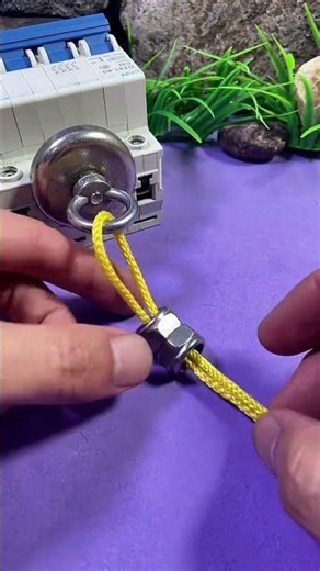 Tips for fixing drawstrings with nuts.
