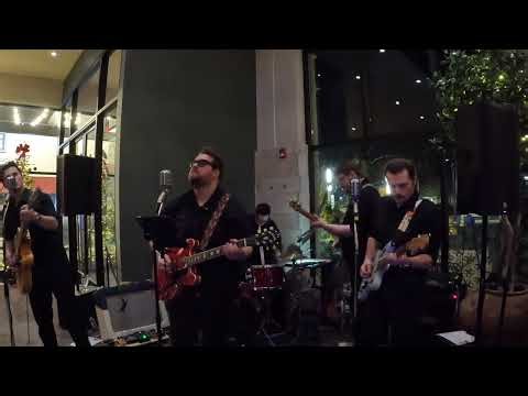 Four in a Row - Blue Moon of Kentucky