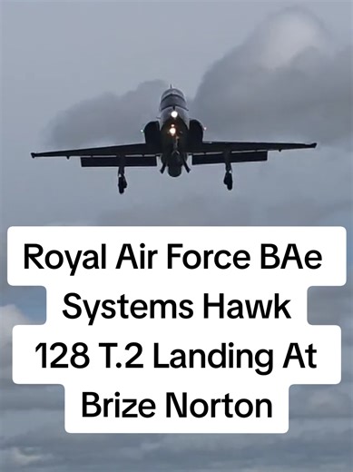 Royal Air Force BAe Systems Hawk 128 T.2 Landing At Brize Norton #hawkt2 #raf #militarytiktok #aviation #viral