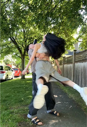 Relationships Between Tall Girls and Short Guys