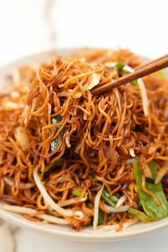 Easy Soy Sauce Pan Fried Noodles in 15 Min! (VIDEO) - CJ Eats Recipes