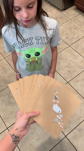 Halloween dinner and a movie: HOCUS POCUS 🖤 🖤 🖤 🖤 #halloween #halloweenfood #halloweendinner #dinnerandamovie #hocuspocus #hocuspocus2 #sandersonsisters #binx #thackerybinx #iputaspellonyou #ismellchildren #spookyseason #halloweendinner #disney #deadmanstoes #tacotuesday #halloweendinnerandamovie #disneyplus