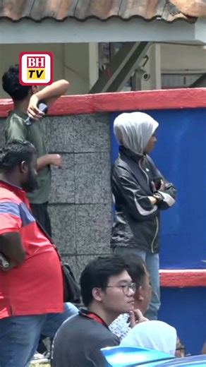 Polis mengesahkan tiada sebarang unsur buli dalam kejadian seorang pelajar perempuan berusia 16 tahun yang maut dibunuh pelajar Tingkatan Dua sebuah sekolah di Bandar Utama, Petaling Jaya di Kuala Lumpur, hari ini. Berita penuh: https://www.bharian.com.my/berita/nasional/2025/10/1458641/kes-bunuh-pelajar-tingkatan-empat-polis-sahkan-tiada-unsur-buli | Berita Harian Online