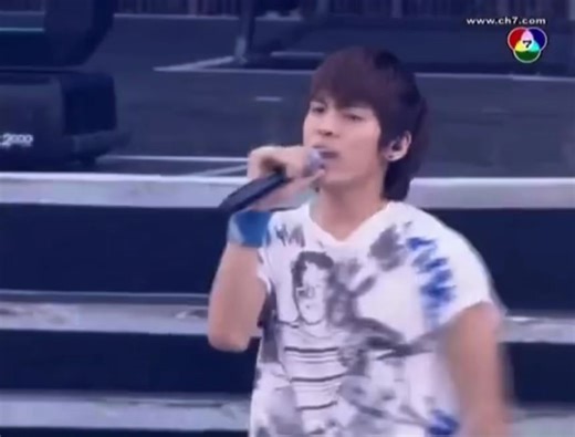 SHINee Live Performance at SMTOWN 08 in Bangkok