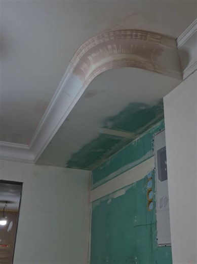 Друзі, всім привіт 👋 На зв'язку наша команда @PaintProKyiv Підготували один з поточних об'єктів #жкфайнатаун 96м² під фарбування. Чекаємо, поки замовники оберуть виробника та колір фарби. Слідкуйте, далі цікавіше 🫶 #безповітрянефарбуваннякиїв #фарбуваннякиїв #малярніроботикиїв #жкфайнатаун