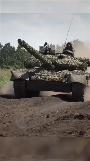 Russian T-80BVM Auto-loader #military #Tanks | Sasha Seddon