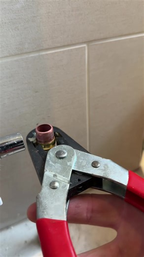 The best kind of olive splitters from @Rothenberger UK ⚒️ #plumber #plumbing #plumbertools #tools #plumberleeds