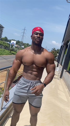 Physique 🌟✌🏾. @topfans #fitnessinfluencer #reeloftheday #inspiration #fitnessmotivation #bodybuilding #viralreelsfb #physique | Christopher Fitness & Bodybuilding