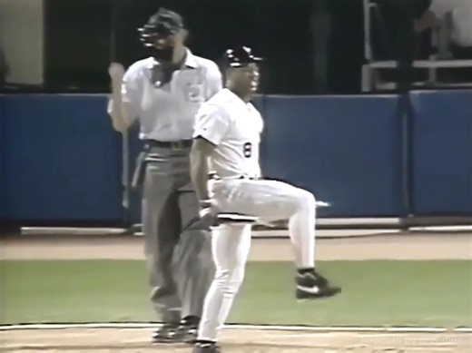 473K views · 5.8K reactions | Chicago #WhiteSox slugger Bo Jackson breaks his bat over his knee after striking out vs. Oakland A's pitcher Bobby Witt! (1993) Happy 63rd Birthday Bo! #BoKnows #MLB #Baseball #History | Baseball by BSmile | Facebook