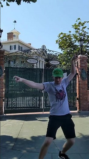 Re-Creating The Haunted Mansion Trees From The Disneyland Sing-Along Tape