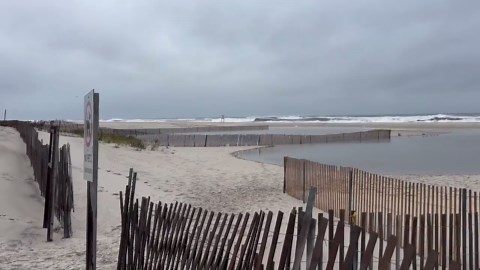 Intense wind and waves batter Jones Beach amid nor’easter storm in Wantagh, New York, USA