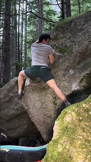 G String Divas V5 - Squamish Bouldering