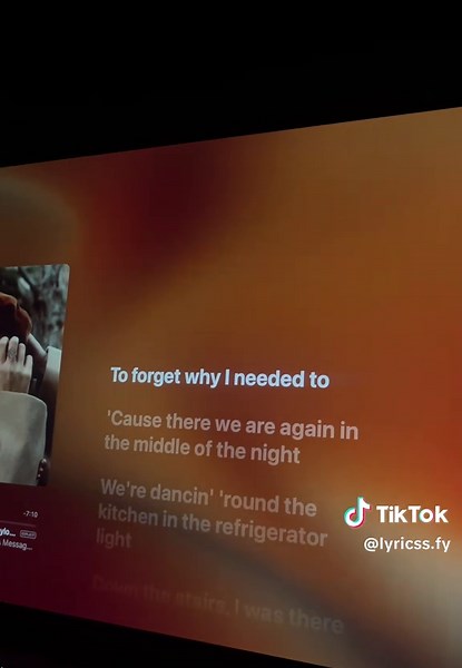 “you taught me bout ur past thinkin ur future was me” all too well (10 minutes version) ~ by taylor swift #taylorsversion #lyrics #alltoowell #redtaylorsversion #applemusic