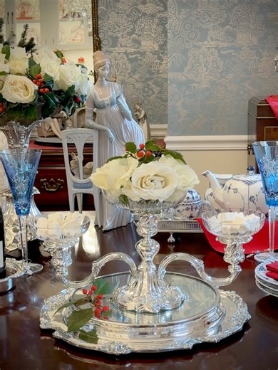 3 Magnolia Avenue 🇺🇸 | Julie | 💫SOLD💫 Silver plate plateau / mirror tray by Reed and Barton (King Francis pattern) in excellent vintage condition. Overall dimensions: 14... | Instagram