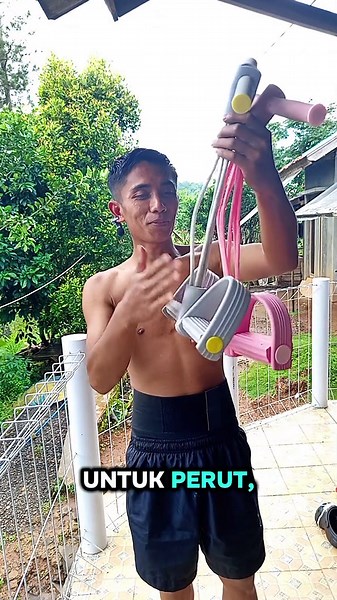 Suka berolahraga di rumah berarti wajib punya alat ini yah #gymtok #alatfitness #workoutfromhome #tummytrimmer #foryou