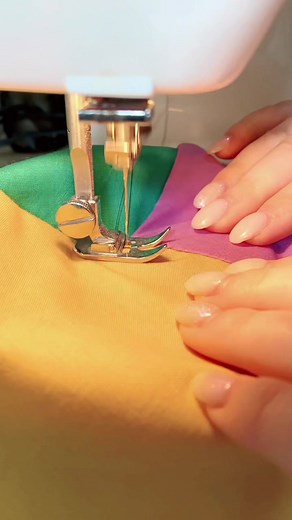 Does this remind anyone of that big rainbow parachute you’d run under at school?😂 #HappyHiveDesigns #Halloween #BucketHat #Sewing #Handmade